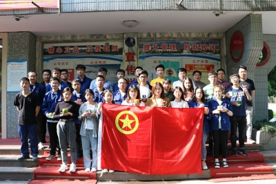 新都控股手制花盆，喜迎五一活動(dòng)